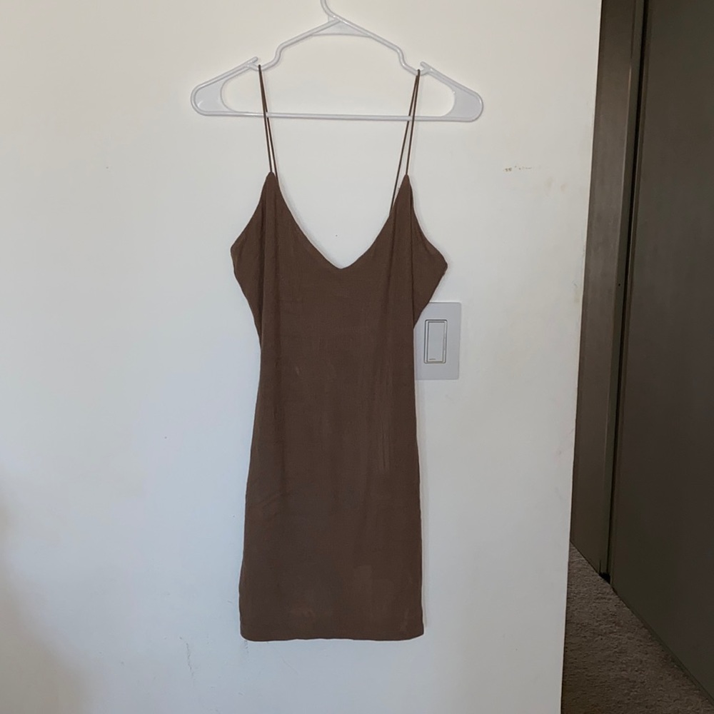 Fitted brown dress